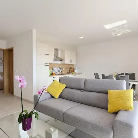Apartment Happy Haven House Sukosan